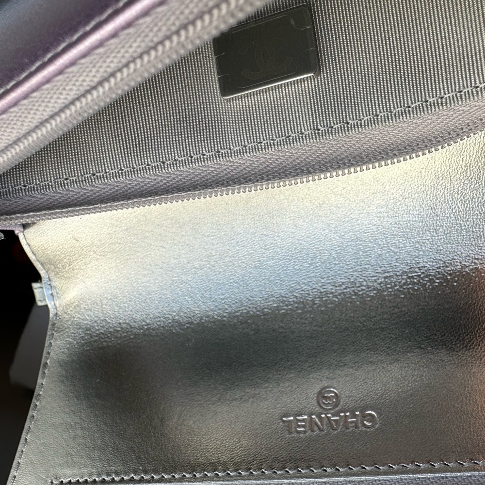 CHANEL
Gradient Metallic Calfskin Quilted Wallet On Chain WOC Silver Blue - Picture 7 of 8
